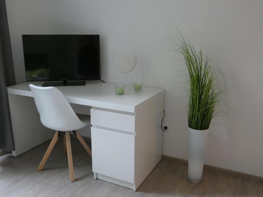 Ruhiges Garten-Studio Chiara Gstadt Laeufers Chiemsee Holiday Home غشتات أم كيمزي المظهر الخارجي الصورة