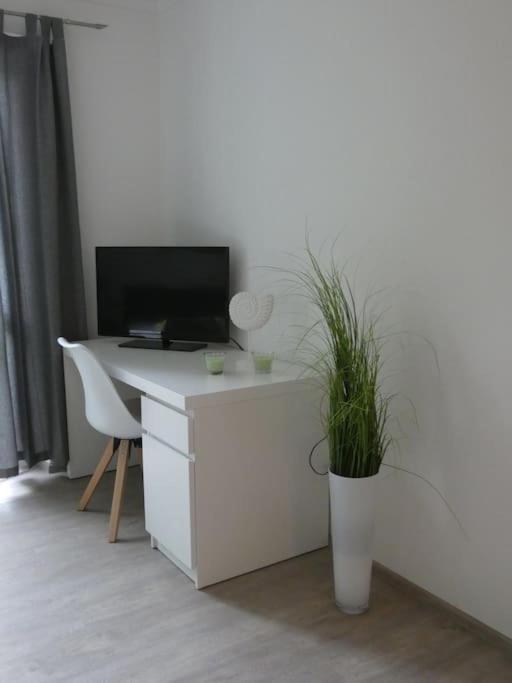 Ruhiges Garten-Studio Chiara Gstadt Laeufers Chiemsee Holiday Home غشتات أم كيمزي المظهر الخارجي الصورة