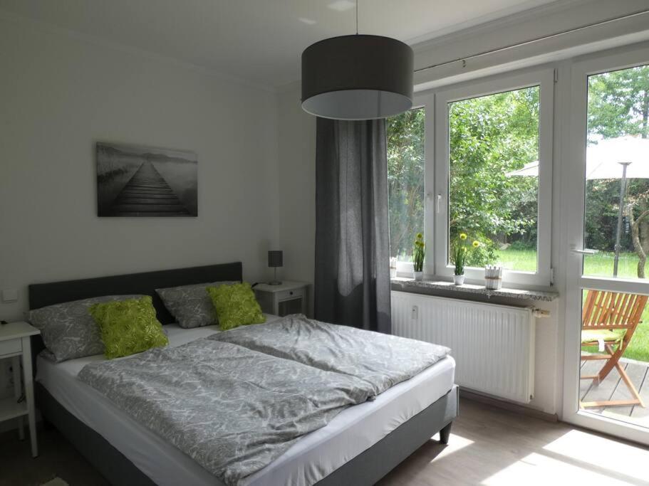 Ruhiges Garten-Studio Chiara Gstadt Laeufers Chiemsee Holiday Home غشتات أم كيمزي المظهر الخارجي الصورة